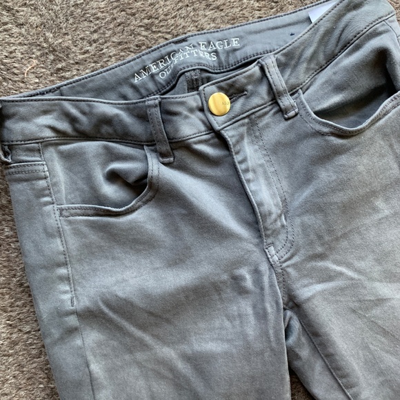 American Eagle AEOGrey Jegging Crop 6 - Picture 4 of 5